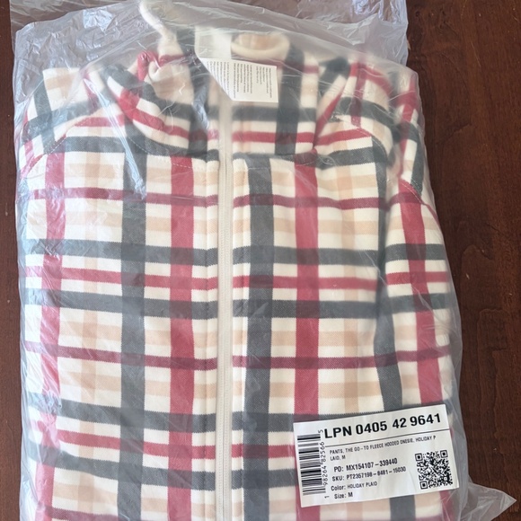 NWT Men's Fabletics Holiday Onsie Sz M - Picture 4 of 4